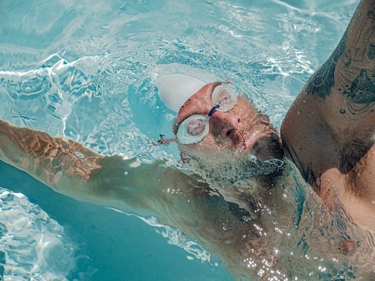 Best Swim Goggles for Men (2025): Strong Fit, Clear Vision, Built to Perform